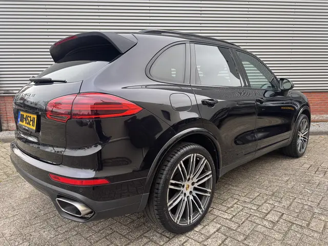Porsche Cayenne 3.0 D Platinum Edition 2017 Diesel 2