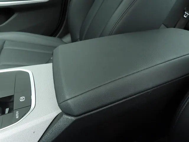 BMW 3 Serie Sedan 320d 2020 Diesel 29