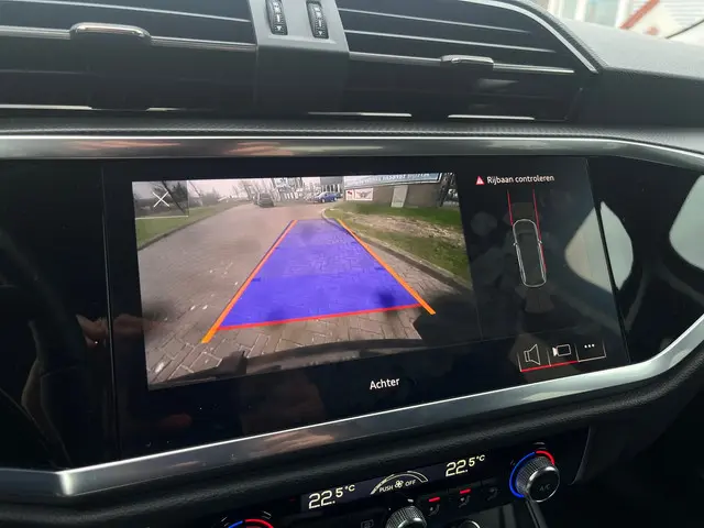 Audi Q3 45 TFSI e edition Plug-in 2024 Hybride Benzine 19