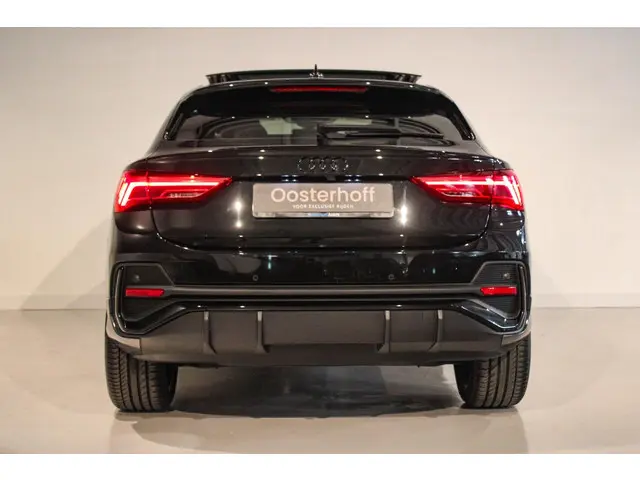 Audi Q3 35 TFSI S edition PANO | Sfeer 2023 Benzine 5