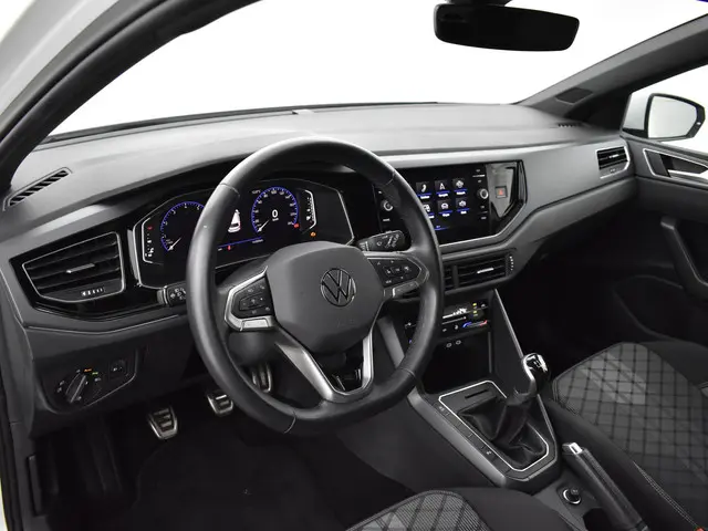 Volkswagen Polo 1.0 Tsi 95pk R-Line 2024 Benzine 16