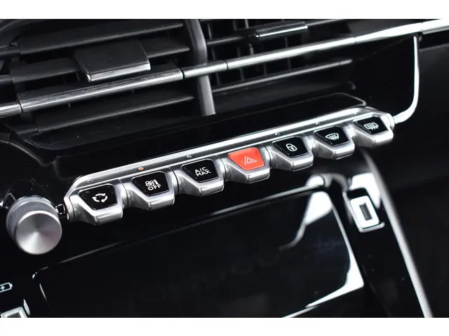 Peugeot 2008 1.2 PureTech Allure 2023 Benzine 12