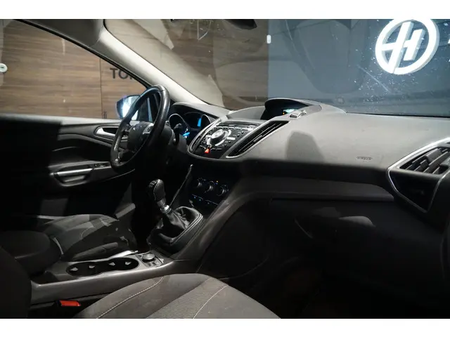 Ford Kuga 1.5 2015 Benzine 7