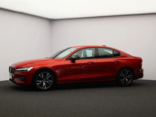 Volvo S60 2.0 B3 R-Design 2020 Benzine 25