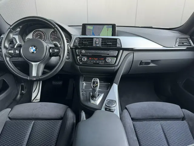 BMW 4 Serie Gran Coupé 420i Executive 2015 Benzine 2