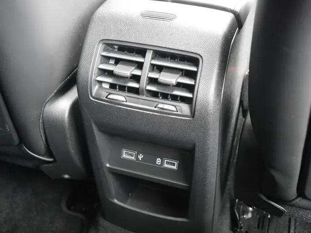 Citroën C5 X 1.6 180PK PureTech Shine 2022 Benzine 16