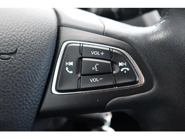 Ford C-MAX 1.0 Trend 2016 Benzine 26