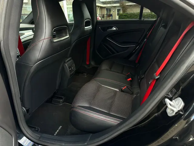 Mercedes-Benz CLA AMG 45 4MATIC 2015 Benzine 21