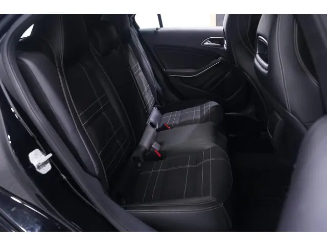 Mercedes-Benz A-Klasse 180 Prestige 2015 Benzine 36