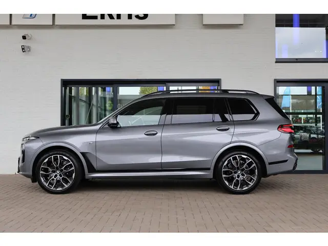 BMW X7 xDrive40i 2023 Benzine 5