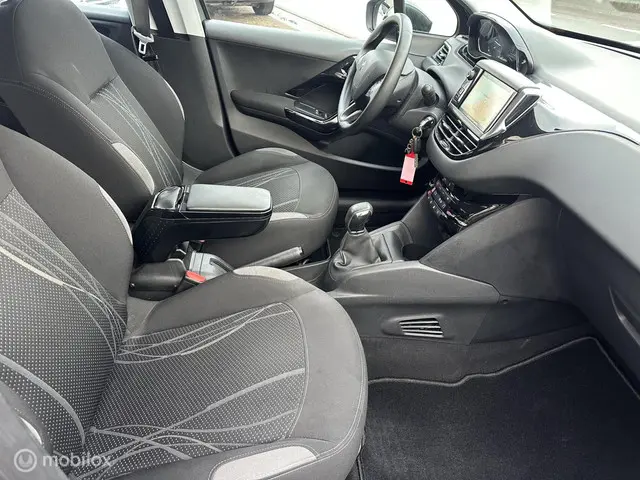 Peugeot 208 1.2 VTi Envy 2013 Benzine 9