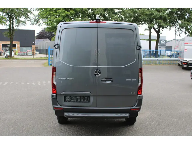 Mercedes-Benz Sprinter 319 CDI 4x4 AWD L2H1 2024 Diesel 13
