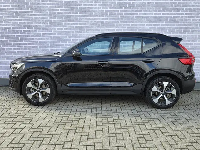 Volvo XC40 B4 Plus Dark 2024 Benzine 2
