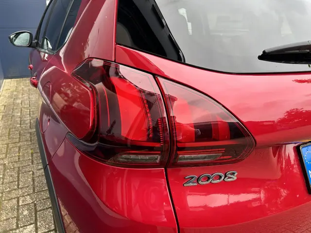 Peugeot 2008 Turbo 110PK GT-line 2018 Benzine 20