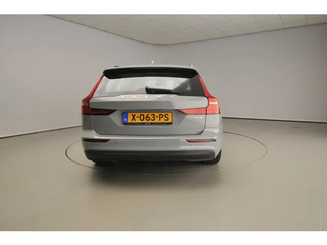 Volvo V60 2.0 B3 Essential Edition 2024 Benzine 3