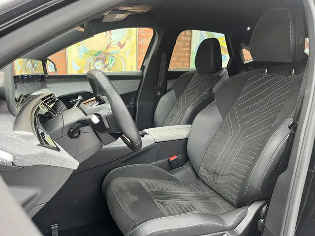 Peugeot 3008 Hybrid 136 GT 2024 Hybride Benzine 9