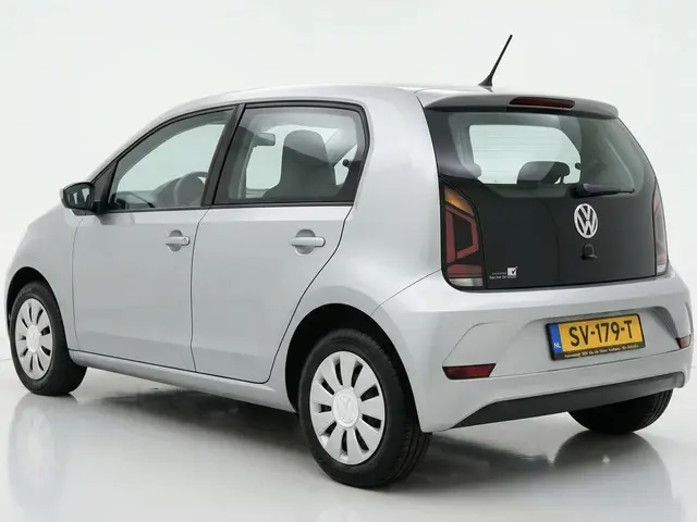 Volkswagen up! 1.0 BMT move up! 2018 Benzine 3
