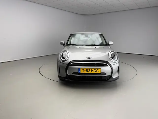 MINI 5-Deurs Cooper 2023 Benzine 3