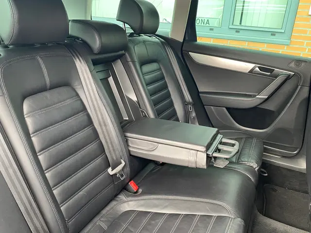 Volkswagen Passat Variant 2.0 TSI Highline 2012 Benzine 23
