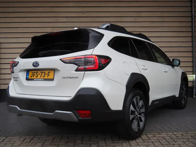 Subaru Outback 2.5i Premium AWD 2023 Benzine 5