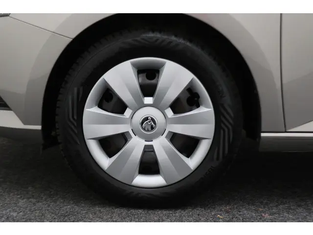 Škoda Fabia 1.0 Sprint 2016 Benzine 24