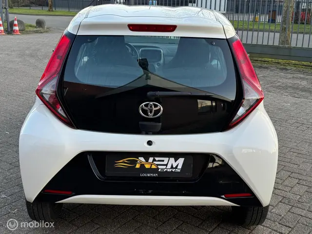 Toyota Aygo 1.0 VVT-i x-clusiv|NAP 2021 Benzine 4