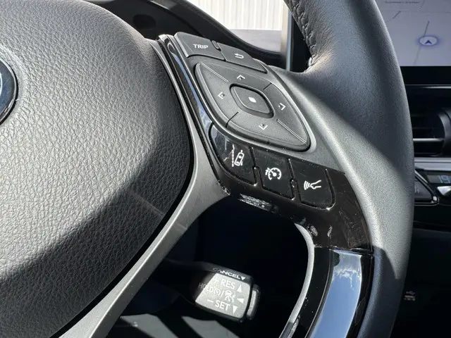 Toyota C-HR 1.8 Hybrid Dynamic 2023 Hybride Benzine 22