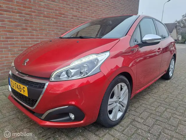 Peugeot 208 1.2 PureTech Signature 2019 Benzine 6
