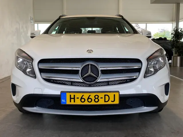 Mercedes-Benz GLA 200 156PK Trekhaak 2015 Benzine 6