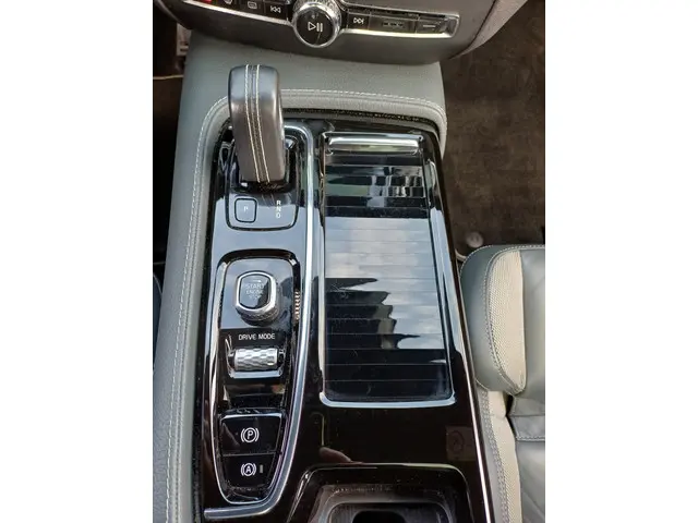 Volvo V60 2.0 T8 AWD R-Design 2019 Hybride Benzine 48