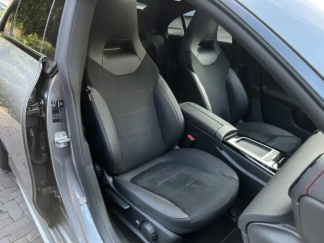 Mercedes-Benz CLA 200 d AMG Line 2025 Diesel 30