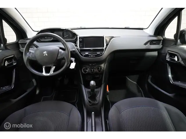 Peugeot 208 1.2 PureTech Signature 2018 Benzine 8