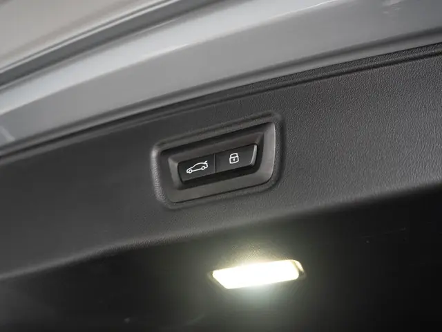 BMW 5 Serie Touring 530e 2024 Hybride Benzine 22