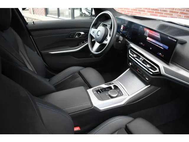 BMW 3 Serie Touring 330e M-Sport 2023 Hybride Benzine 65