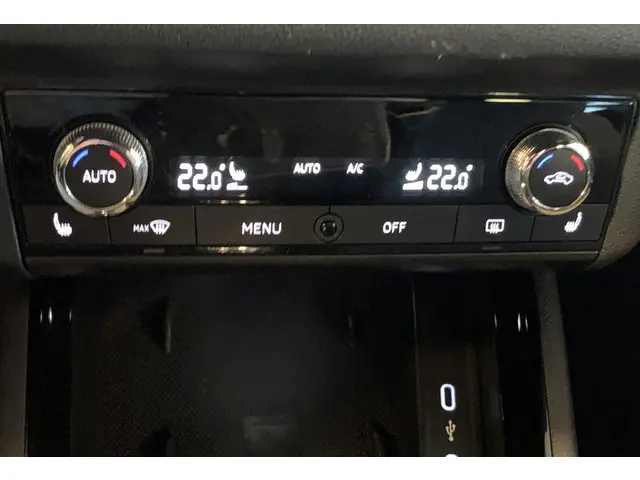 Škoda Kamiq 1.0 TSI Sport Business 2020 Benzine 21