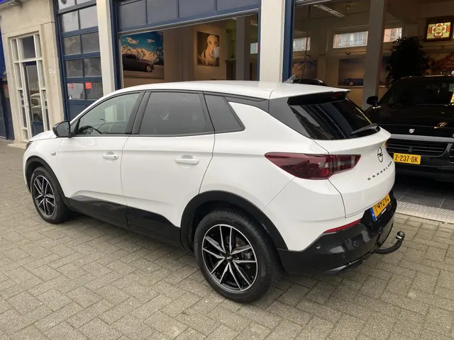 Opel Grandland 1.2 Turbo Level 4 2023 Benzine 3