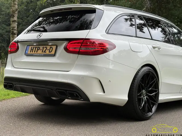 Mercedes-Benz C-Klasse Estate AMG 63 2016 Benzine 62