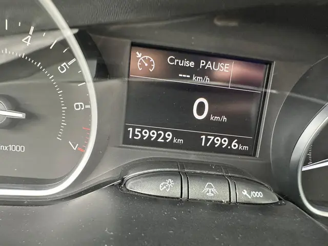 Peugeot 208 1.2 VTi Envy 2013 Benzine 18