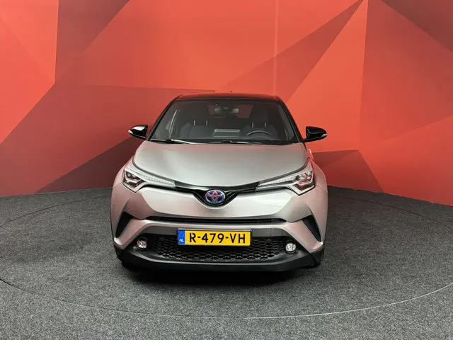 Toyota C-HR 1.8 Hybrid Bi-Tone 2018 Hybride Benzine 10