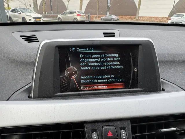 BMW X1 sDrive18i Executive 2018 Benzine 16