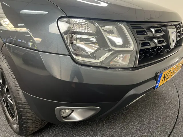 Dacia Duster 1.2 TCe 4x2 Blackshadow 2017 Benzine 32