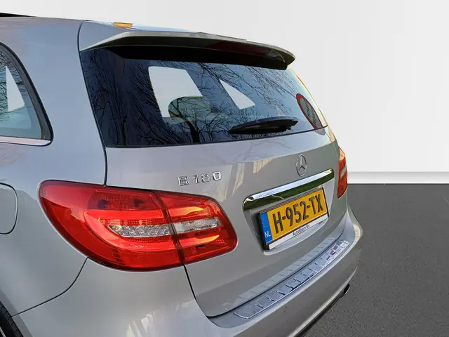 Mercedes-Benz B-Klasse 180 Prestige 2013 Benzine 17