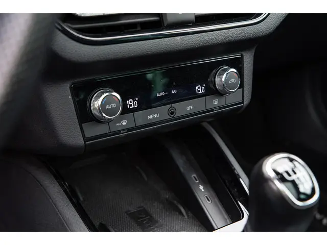 Škoda Kamiq 1.0 TSI Sport Business 2020 Benzine 16