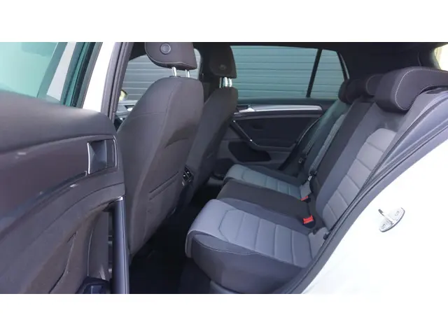 Volkswagen Golf 1.4 TSI 122pk 2x R-line 2014 Benzine 33