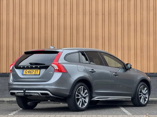 Volvo V60 Cross Country 2.0 T5 Summum 2016 Benzine 5