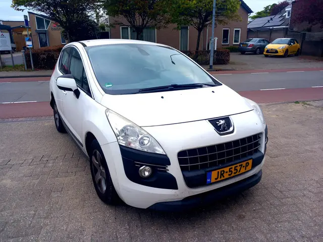 Peugeot 3008 1.6 HDiF Active 2013 Diesel 6