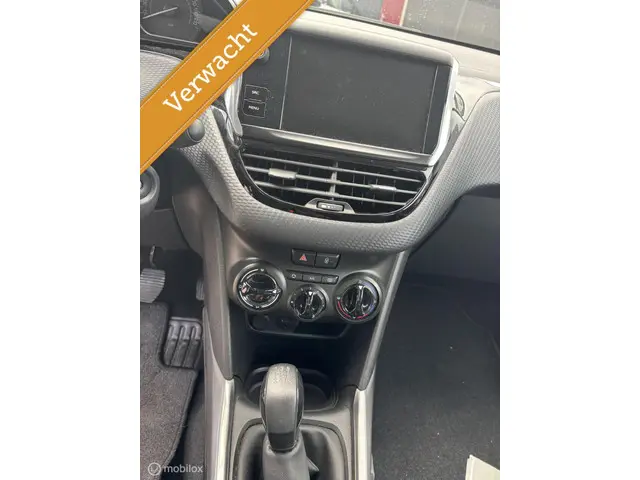 Peugeot 2008 1.2 PureTech Blue Lion 2018 Benzine 7