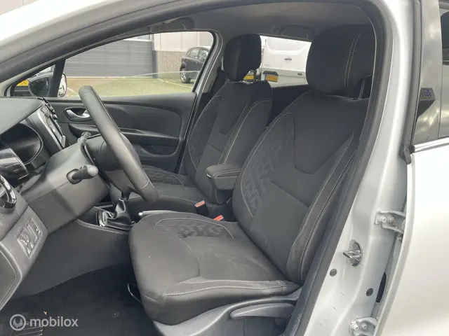 Renault Clio Estate 0.9 TCe Limited 2018 Benzine 7