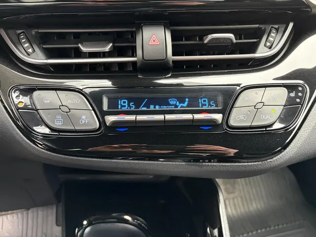 Toyota C-HR 1.8 Hybrid Executive 2019 Hybride Benzine 16