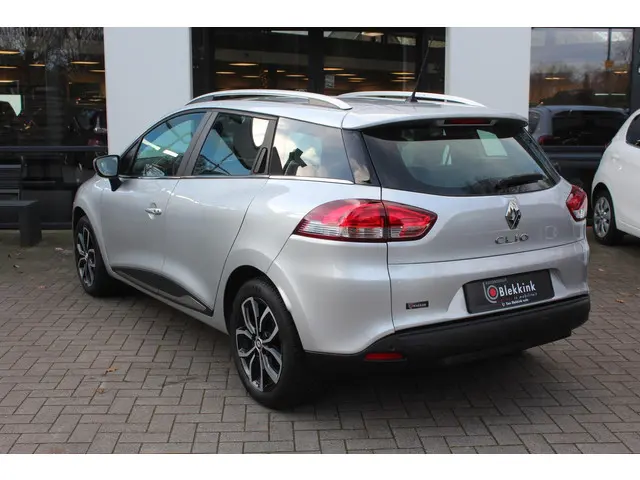 Renault Clio Estate 0.9 TCe Limited 2020 Benzine 19